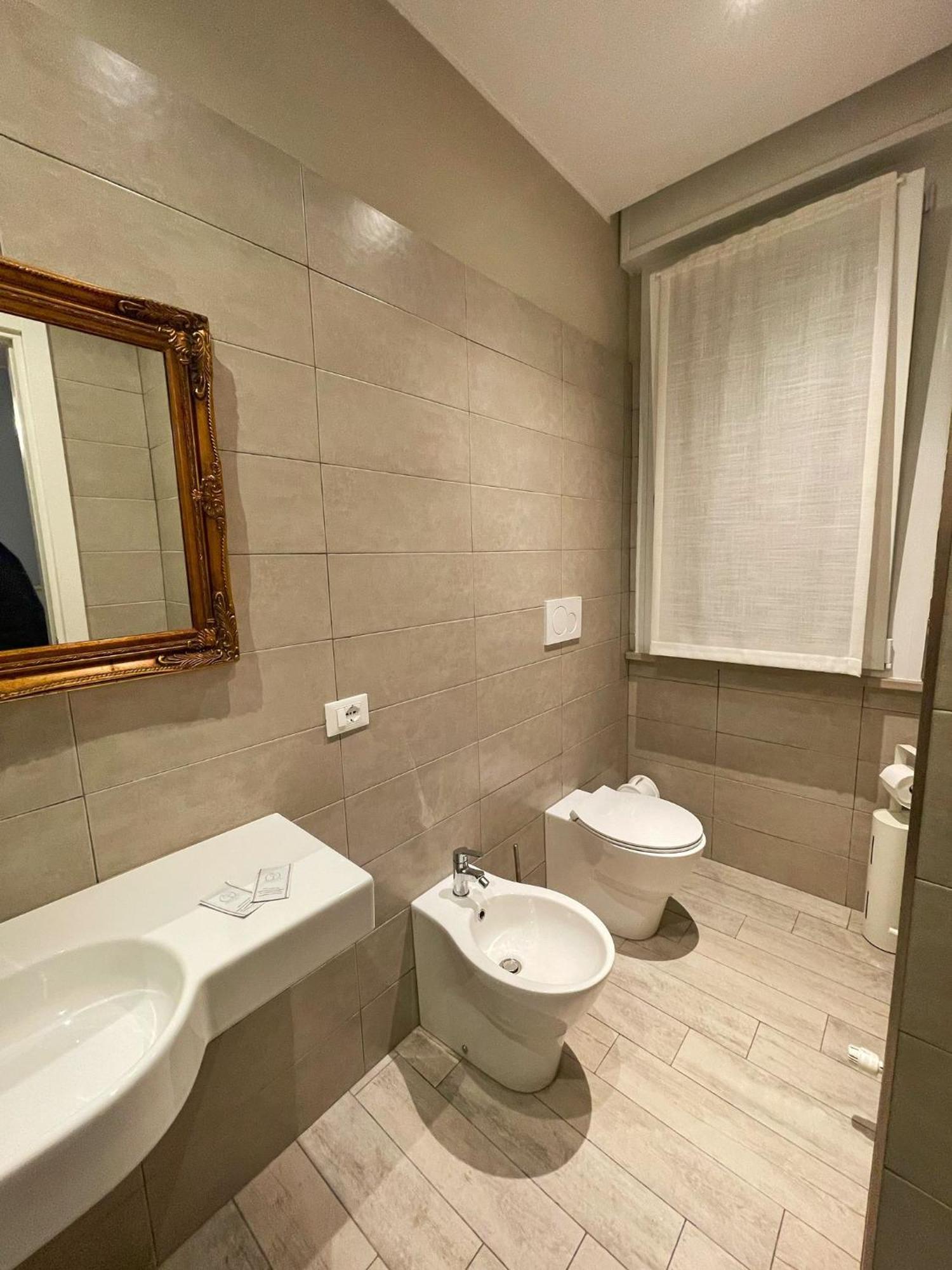Alla Scaletta - Stanze Con Bagno Privato E Wifi A Pochi Passi Dal Duomo Mirandola Dış mekan fotoğraf